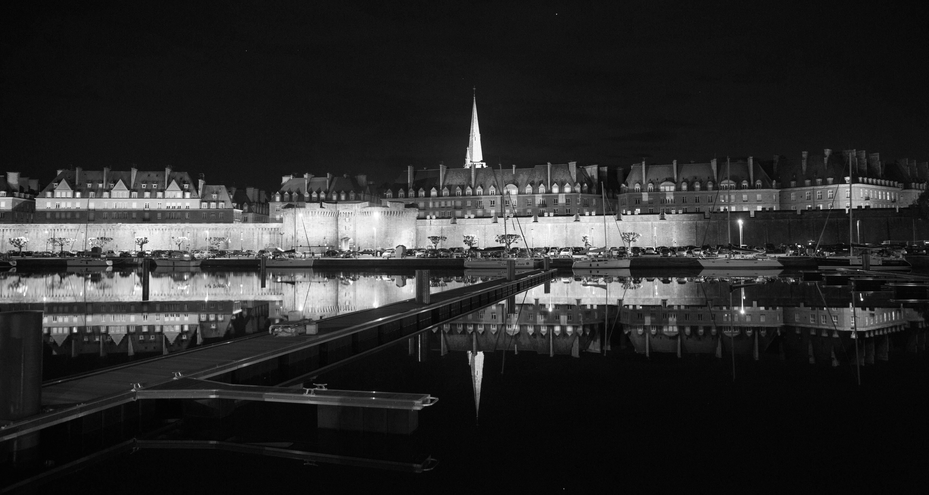                Saint-Malo et ailleurs par Jean Mahé